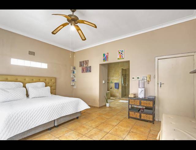 4 BEDROOM FREEHOLD FOR SALE IN BRAMLEY